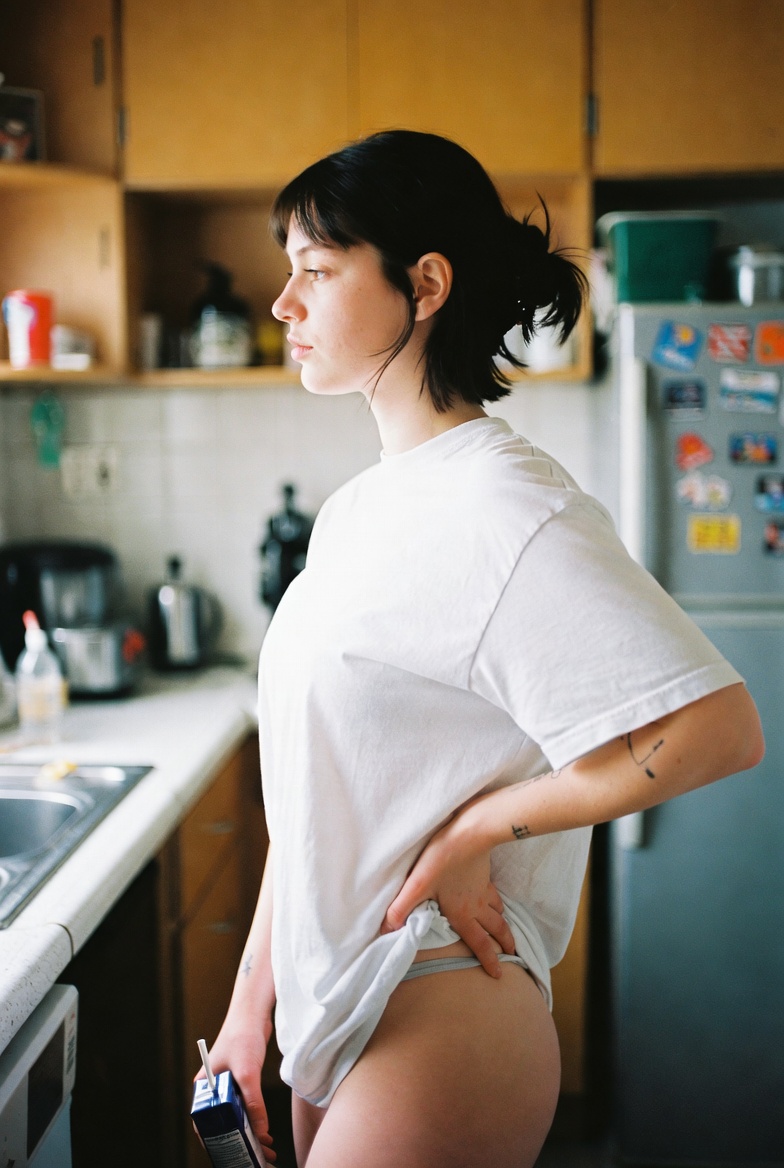 类型": "图像生成提示", "风格": "真实感摄影,生活 1